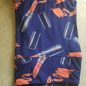 New Rare Find Lularoe Lipstick TC Leggings